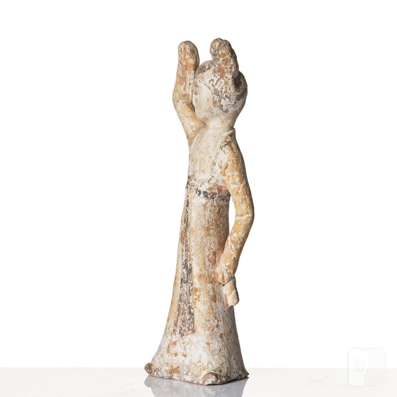 A painted pottery figure of a female dancer, - 图2